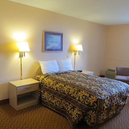 Days Inn By Wyndham Princeton Esterno foto