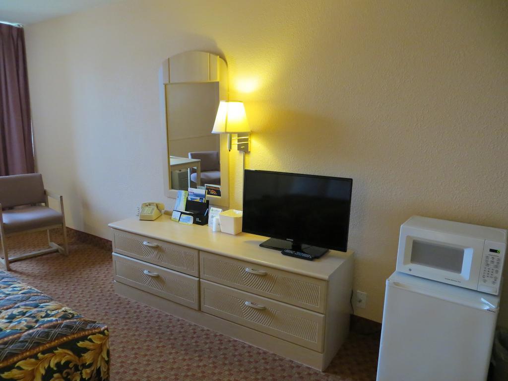Days Inn By Wyndham Princeton Esterno foto