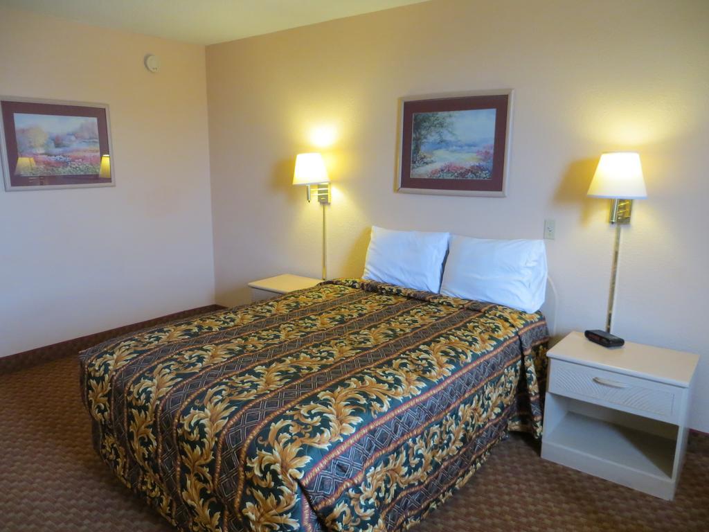 Days Inn By Wyndham Princeton Esterno foto